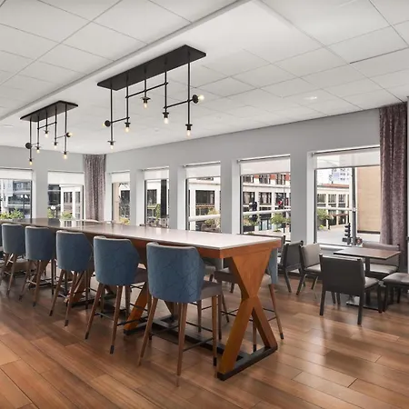 Hampton Inn & Suites Chicago-Downtown