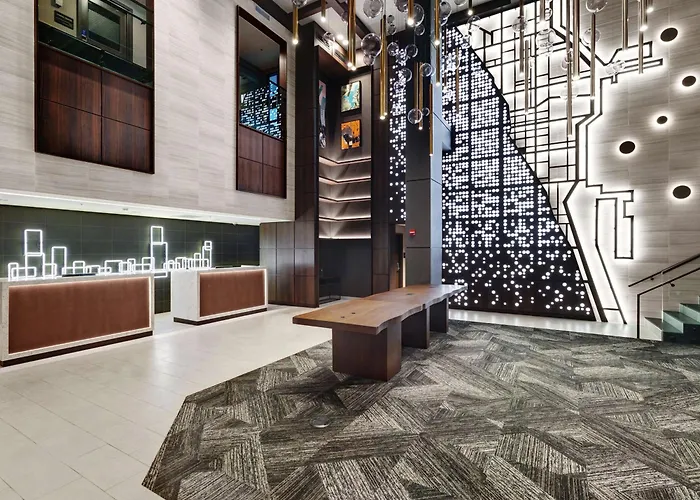 Hampton & Chicago-downtown 3*
