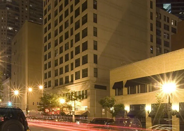 Hampton & Chicago-downtown