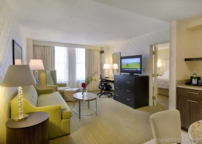 Hampton & Chicago-downtown Hotel 3*